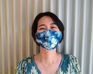 南牧ふるさと染めマスク・藍染め（草木染め/手作り立体マスク）着用イメージ